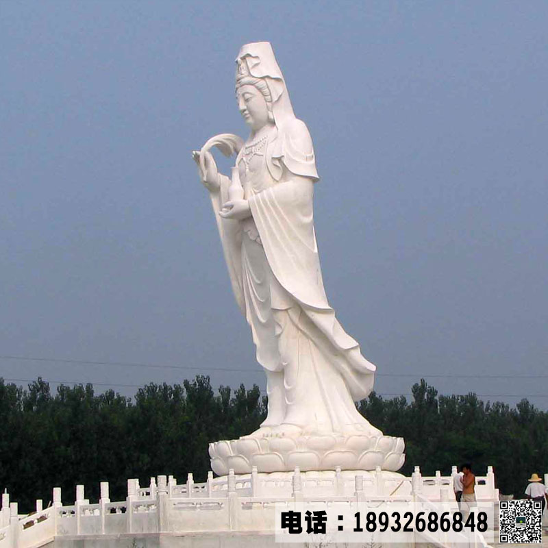 中国现存最大的石雕佛像是？